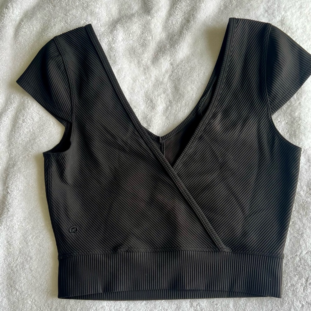 Lululemon Ready to Rise Short Cap Sleeve V Neck Crop Top